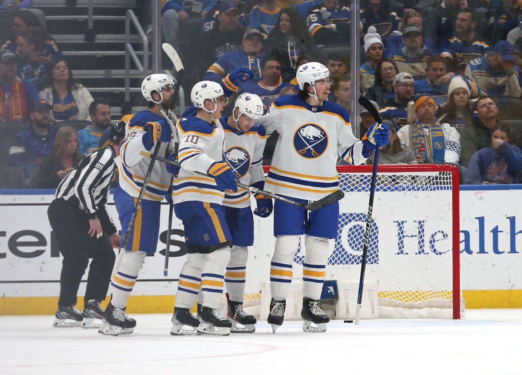 St. Louis Blues take on the Buffalo Sabres